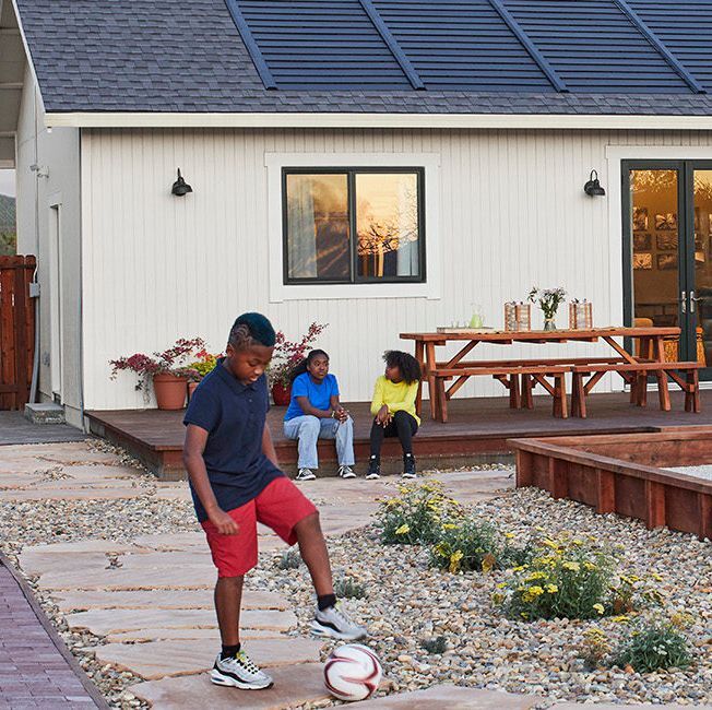 Timberline-Solar-CB_BocceFamily_2074-1440×650
